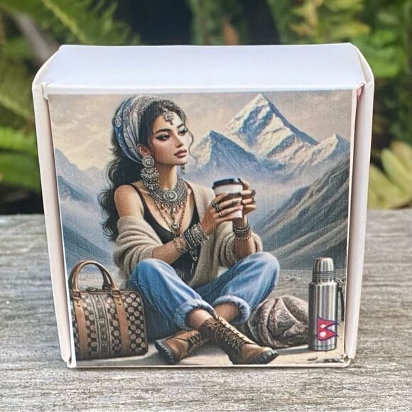 NIB New Everest Elegance Star Queen Round Gold Plated Coin Post Earrings - Picture 5 of 5